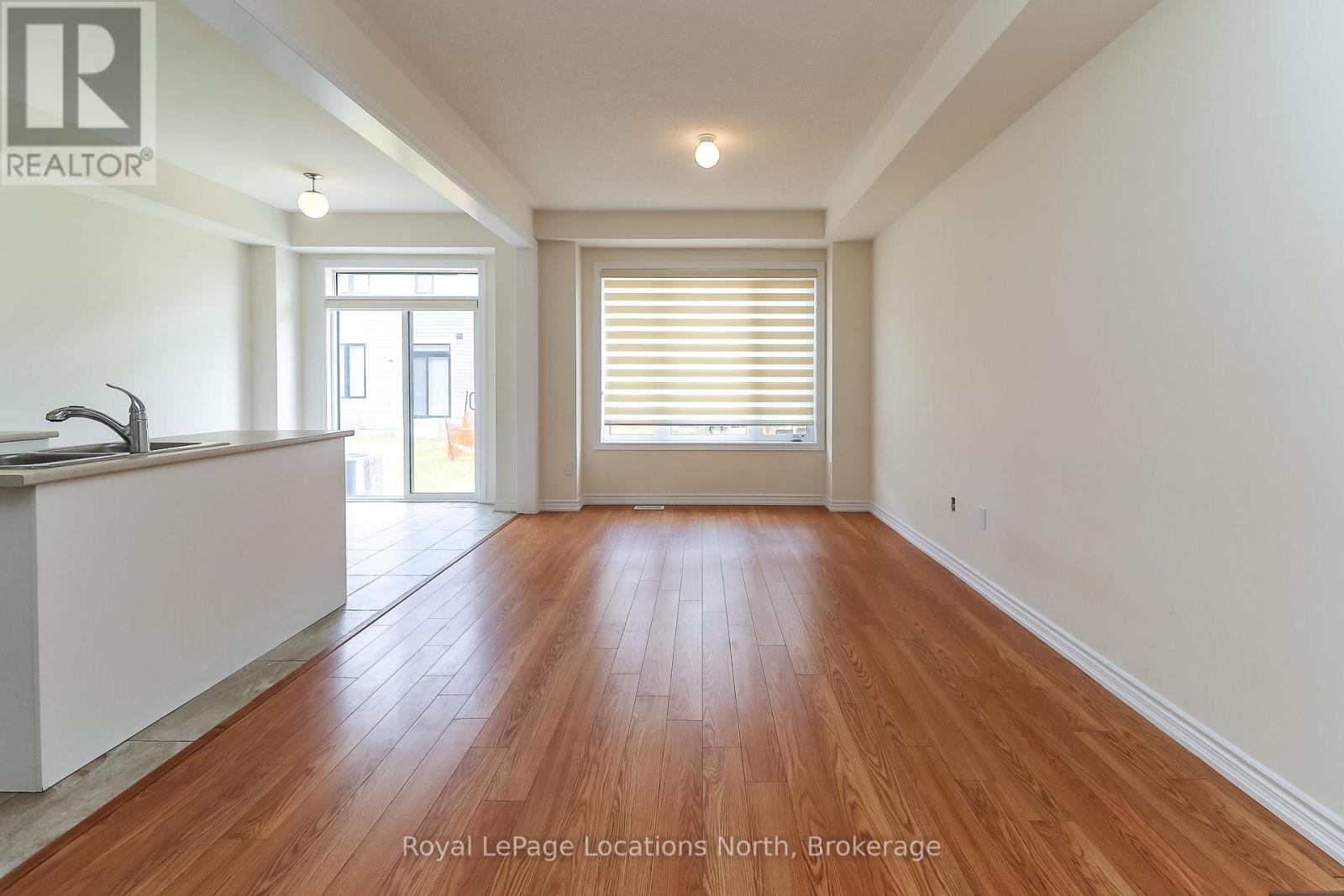6 Durham Avenue, Barrie, Ontario  L9J 0W7 - Photo 8 - S12284540