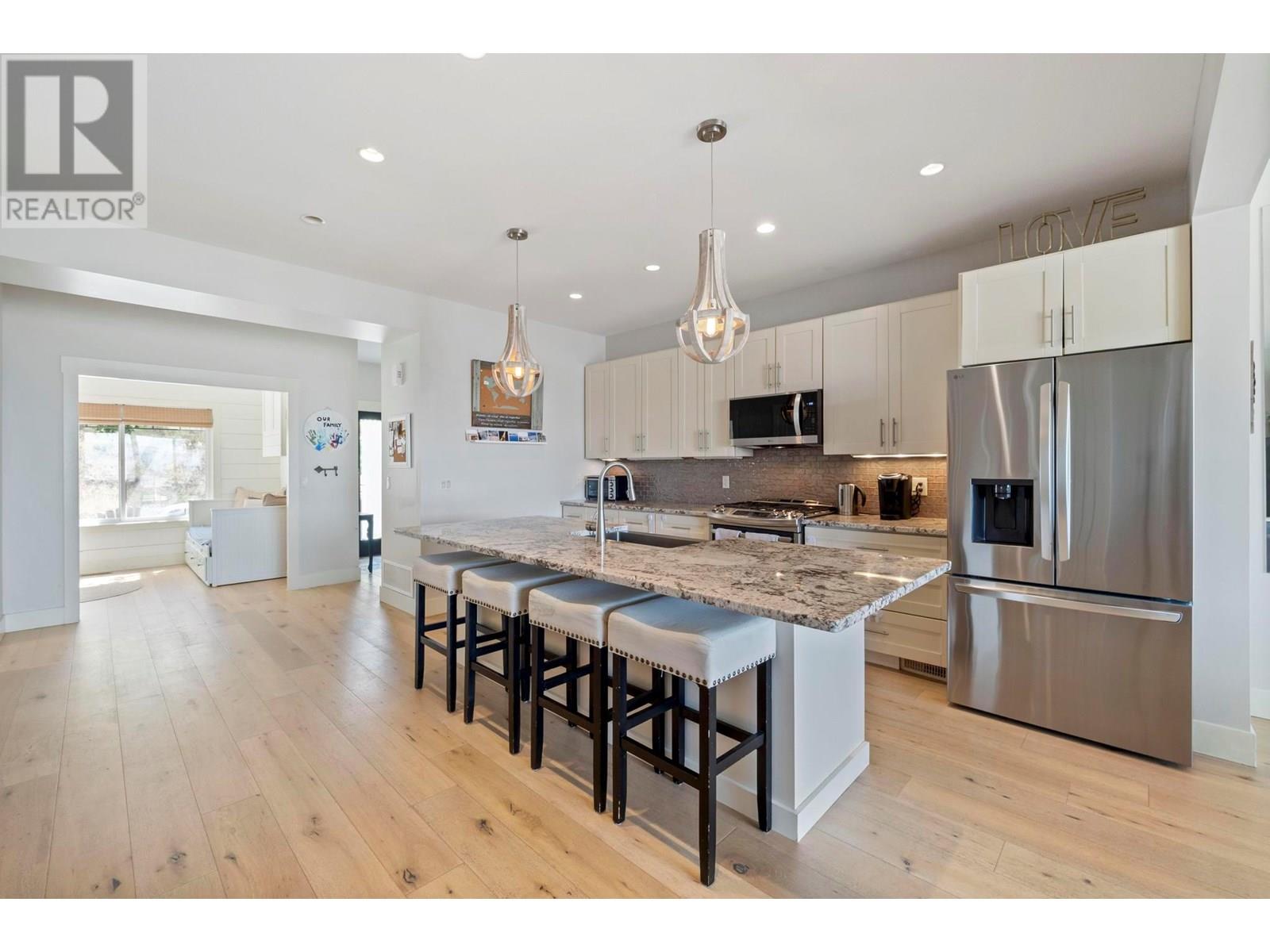Property at 1174 Bergamot Avenue image 4