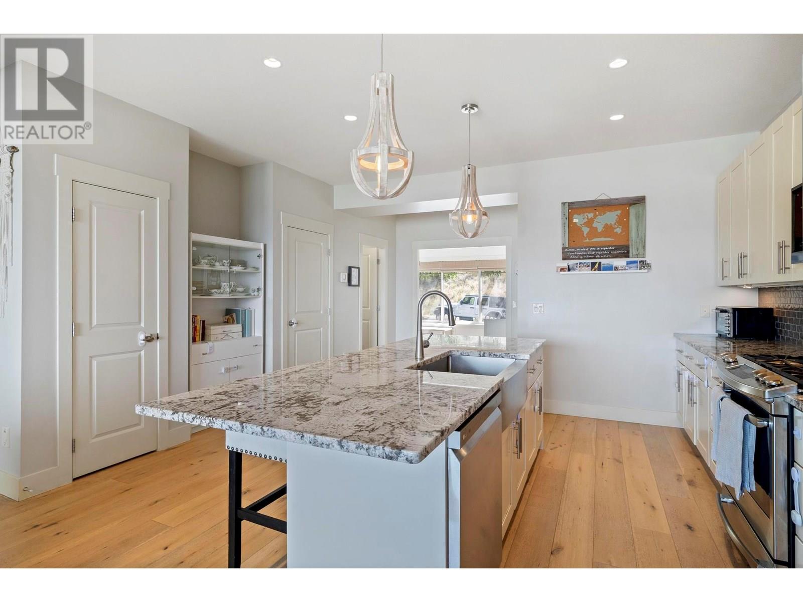 Property at 1174 Bergamot Avenue image 5