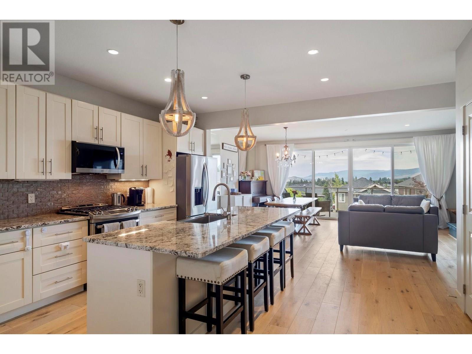 Property at 1174 Bergamot Avenue image 3