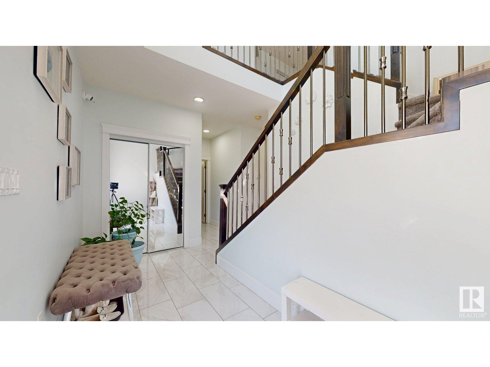Property at 1103 30 ST NW image 2
