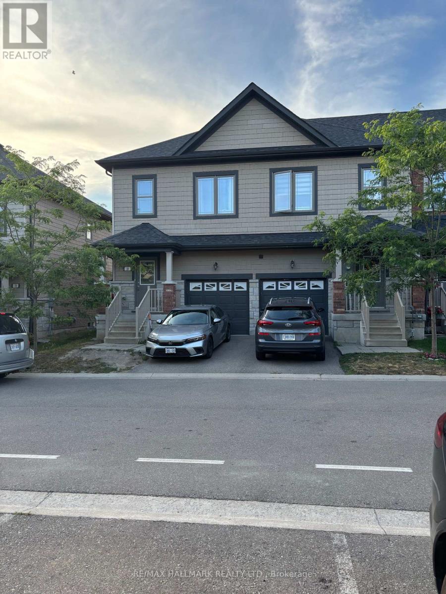 28 Deneb Street, Barrie (Ardagh), Ontario  L4M 0K6 - Photo 2 - S12284566