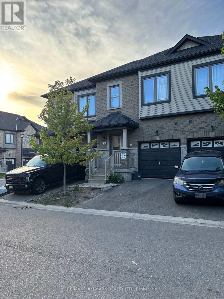 38 Deneb Street, Barrie (Ardagh), Ontario  L4M 0K6 - Photo 2 - S12284571