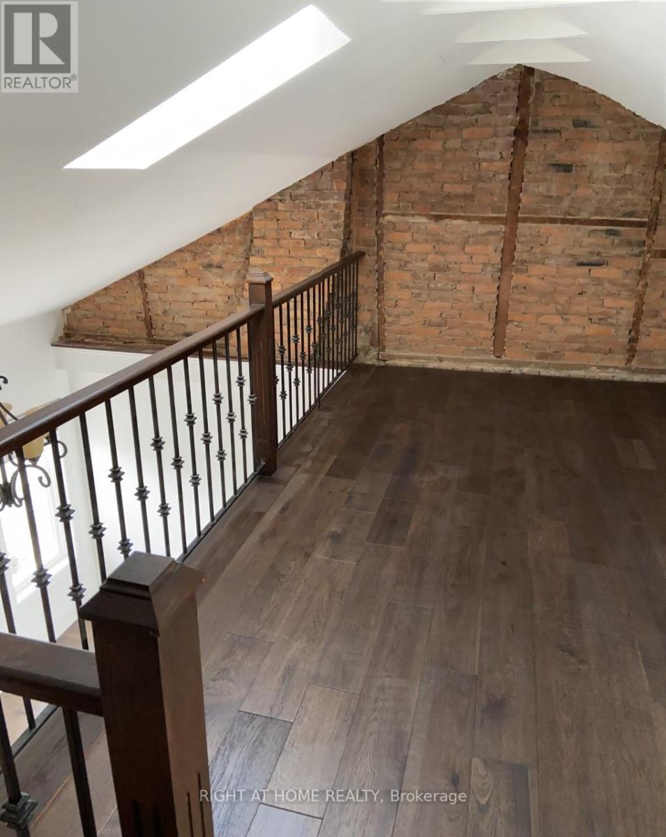 180 Market Street, Hamilton (Central), Ontario  L8R 1N9 - Photo 8 - X12284535