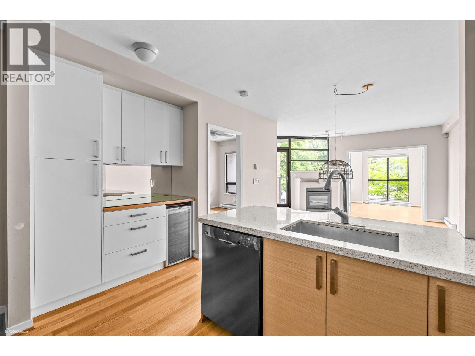 207 2228 MARSTRAND AVENUE, vancouver, British Columbia