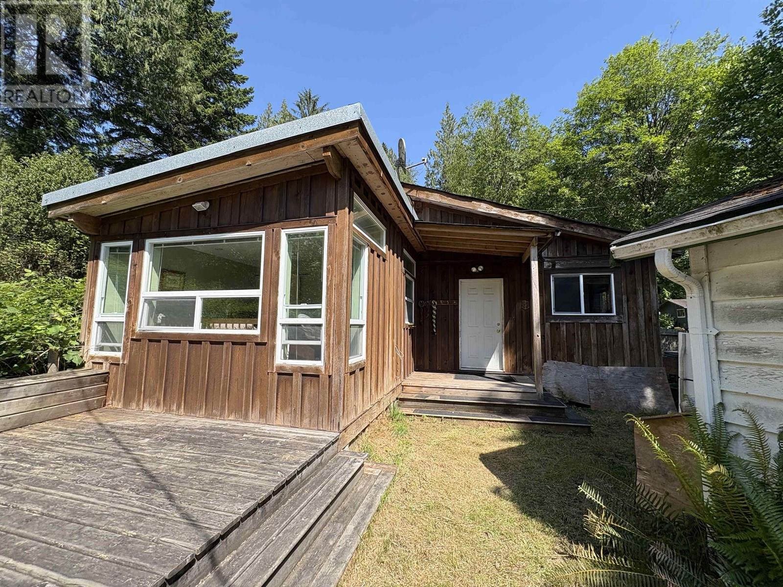660 ANDY'S BAY ROAD, Gambier Island, British Columbia