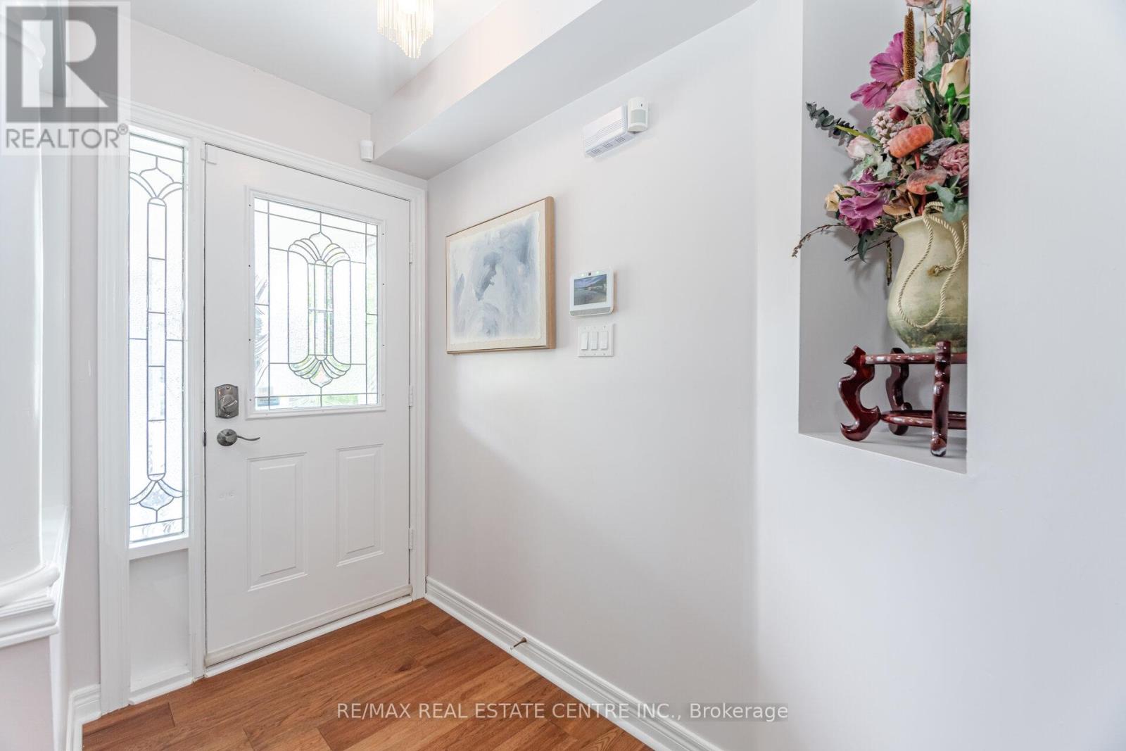 Property at 53 WILD INDIGO CRESCENT image 4
