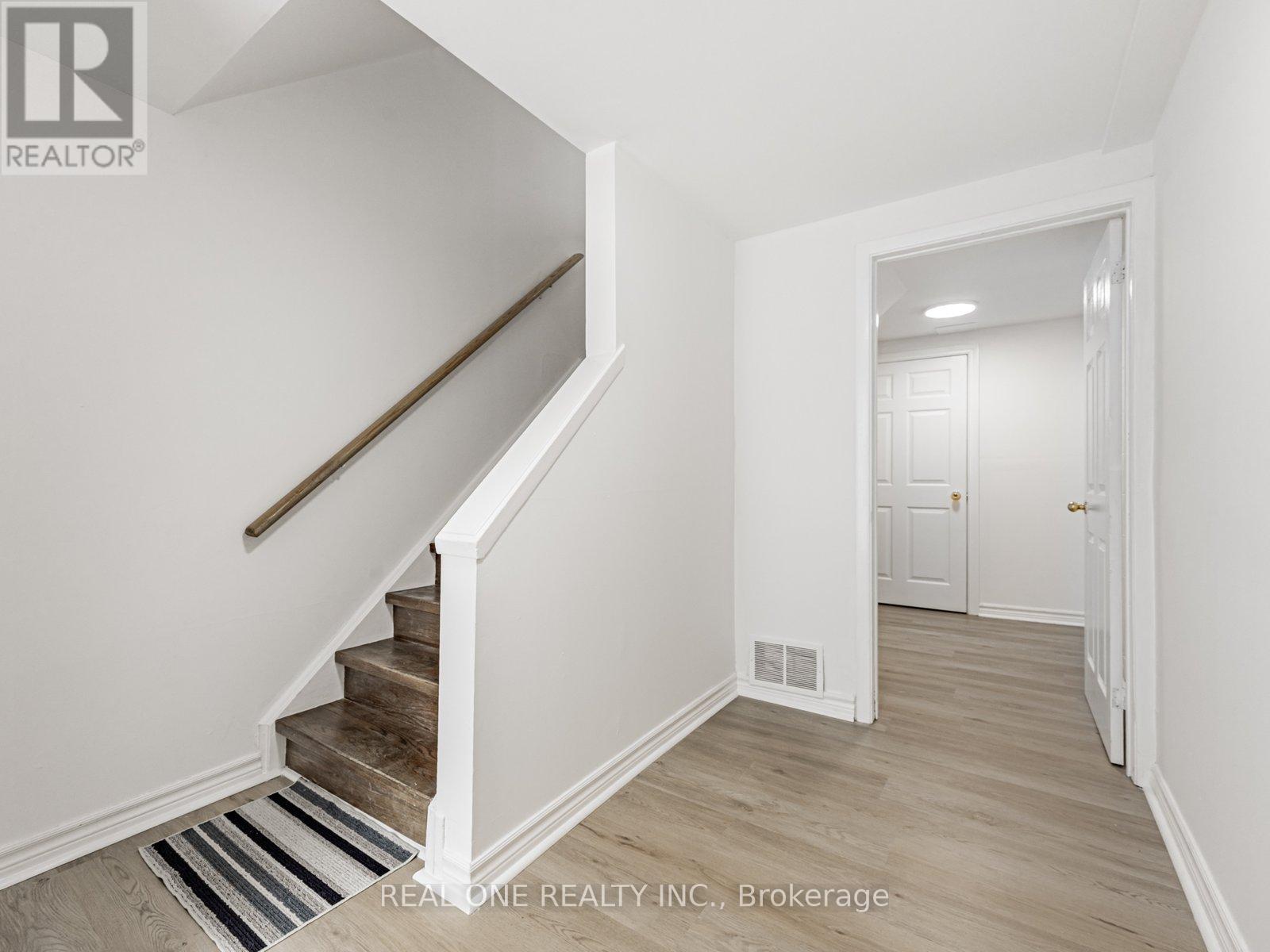 Property at 146 PURPLEDUSK TRAIL image 5