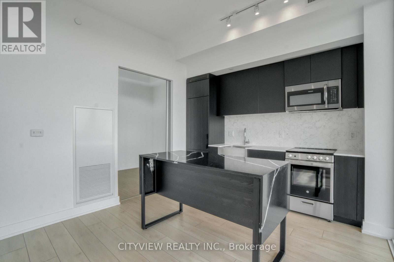 1104 - 270 Dufferin Street, Toronto, Ontario  M6K 0H8 - Photo 17 - W12284595