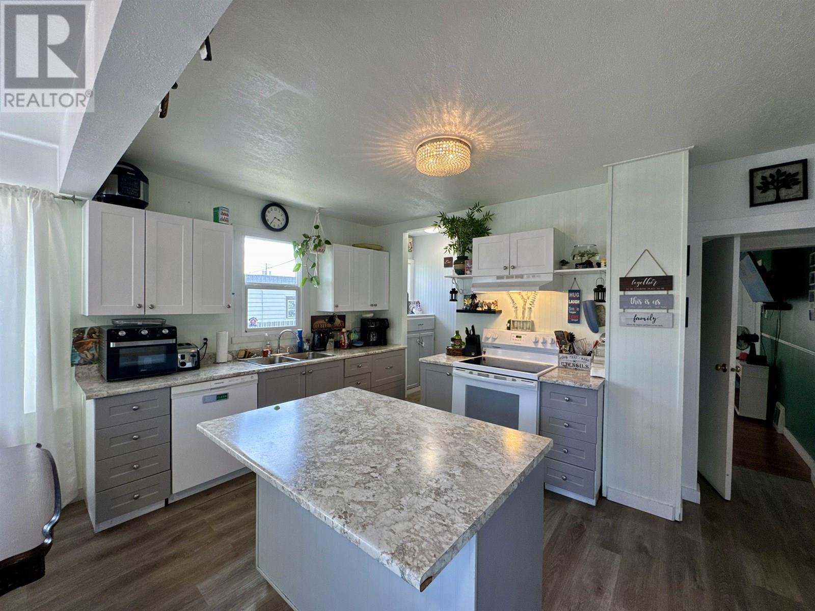 Property at 488 KINCHANT STREET image 4