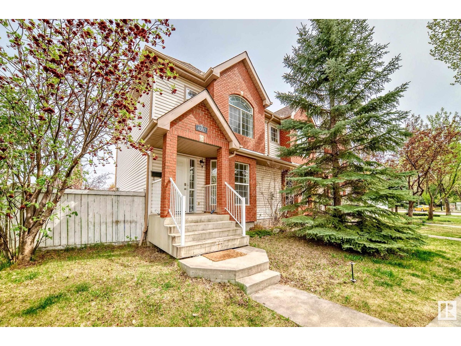 Property at 4307 TERWILLEGAR LINK LI NW image 2