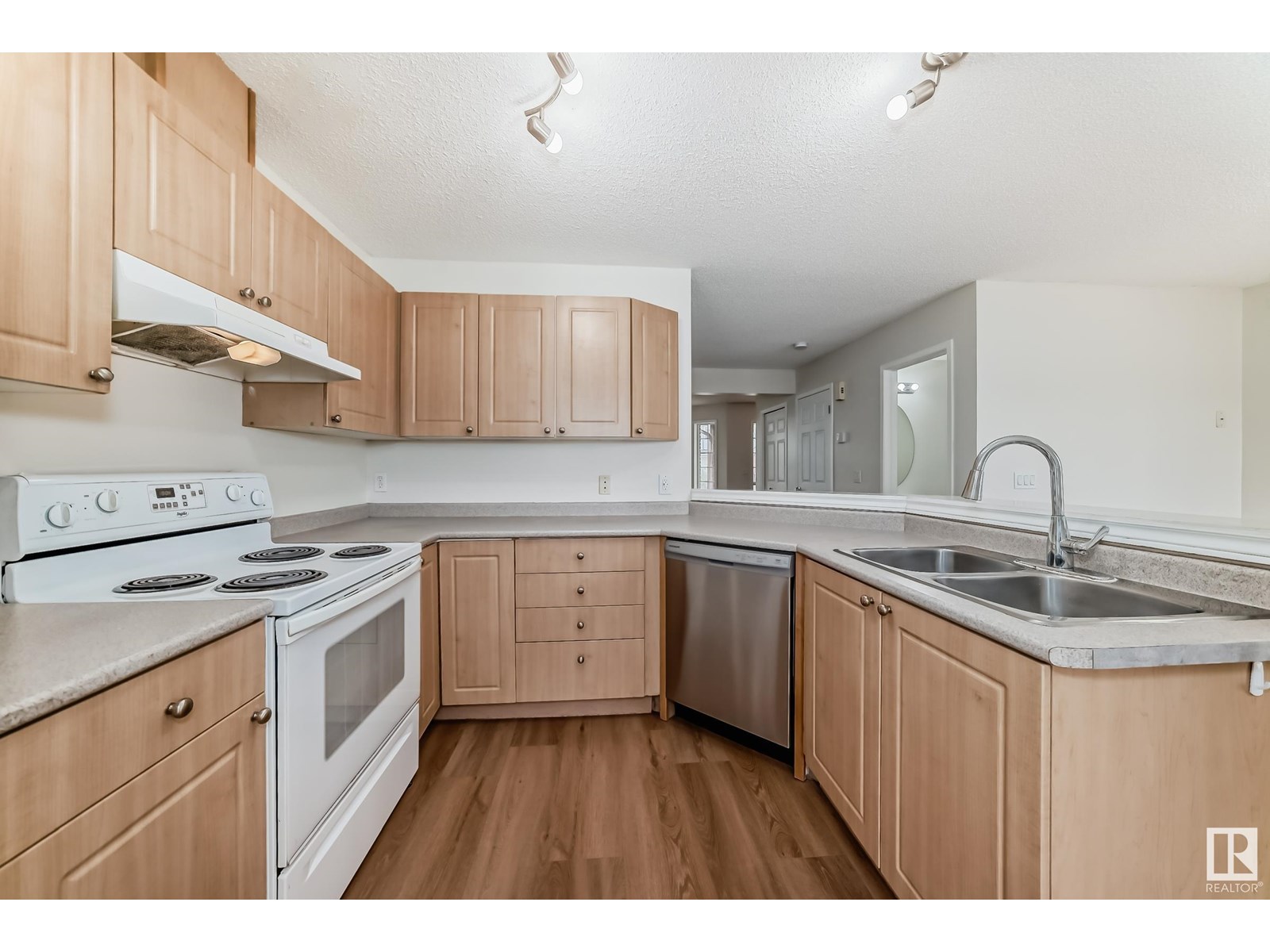 Property at 4307 TERWILLEGAR LINK LI NW image 4