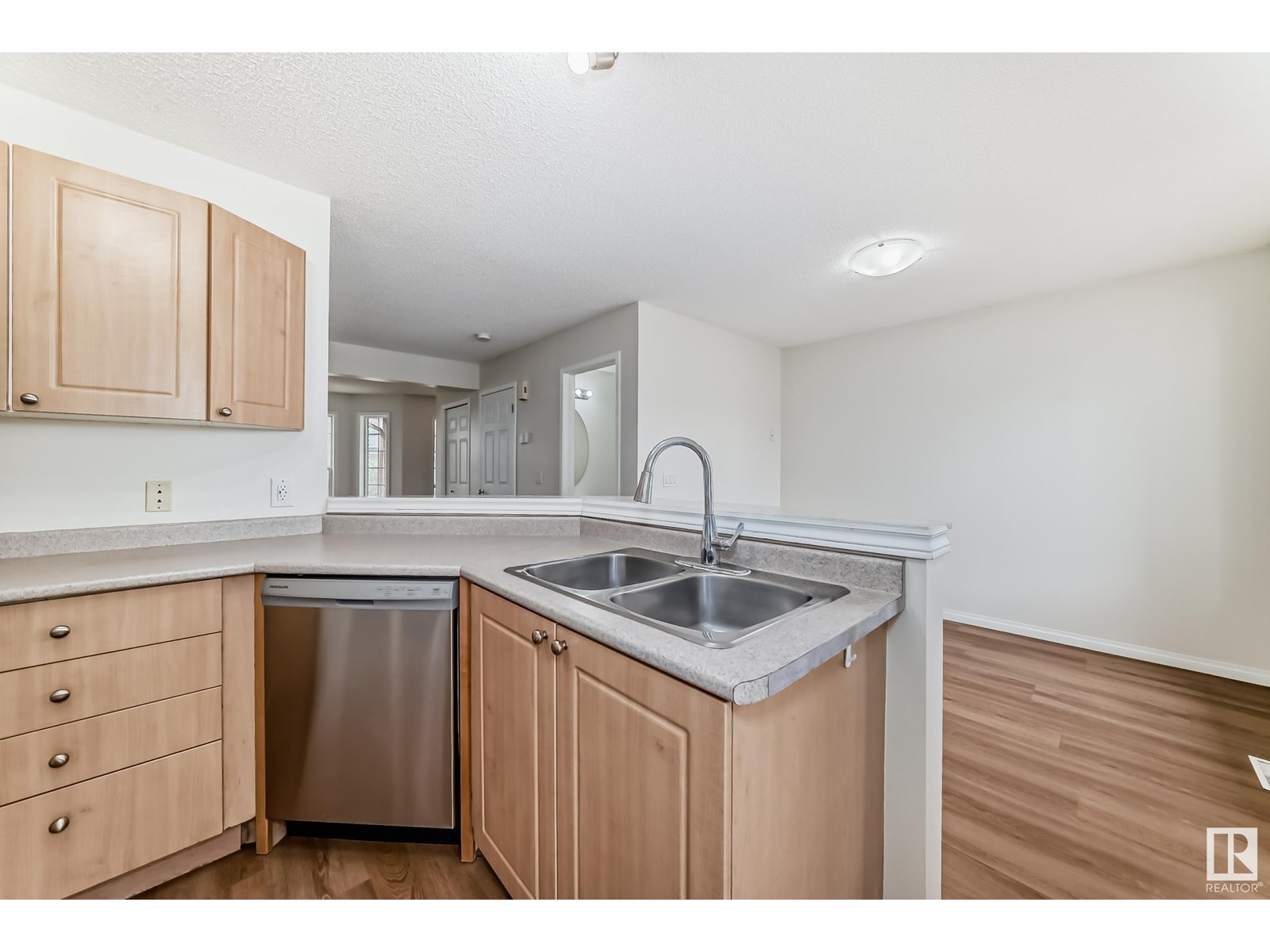 Property at 4307 TERWILLEGAR LINK LI NW image 5