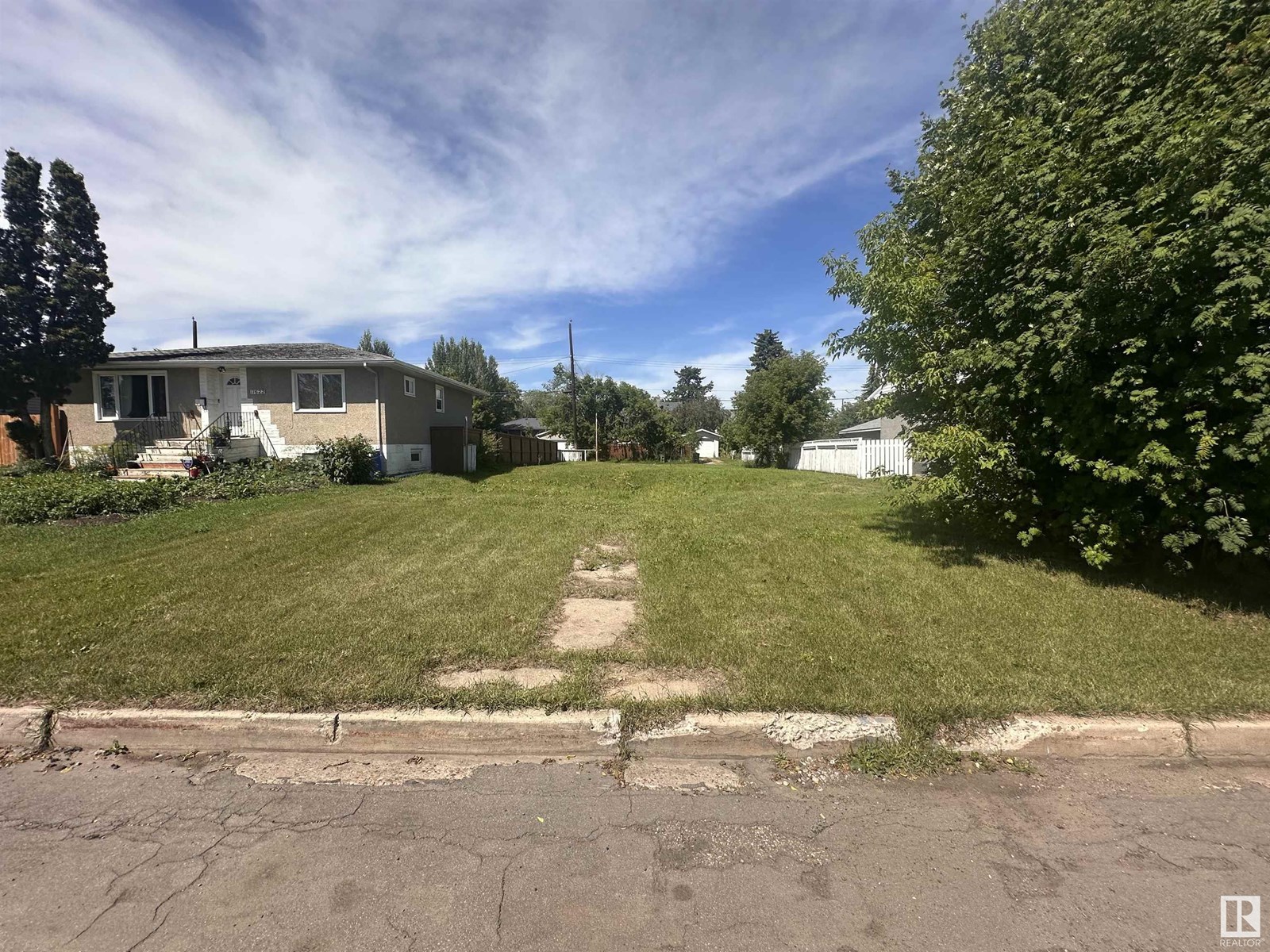 Property at 11618 & 11620 111 AV NW image 1