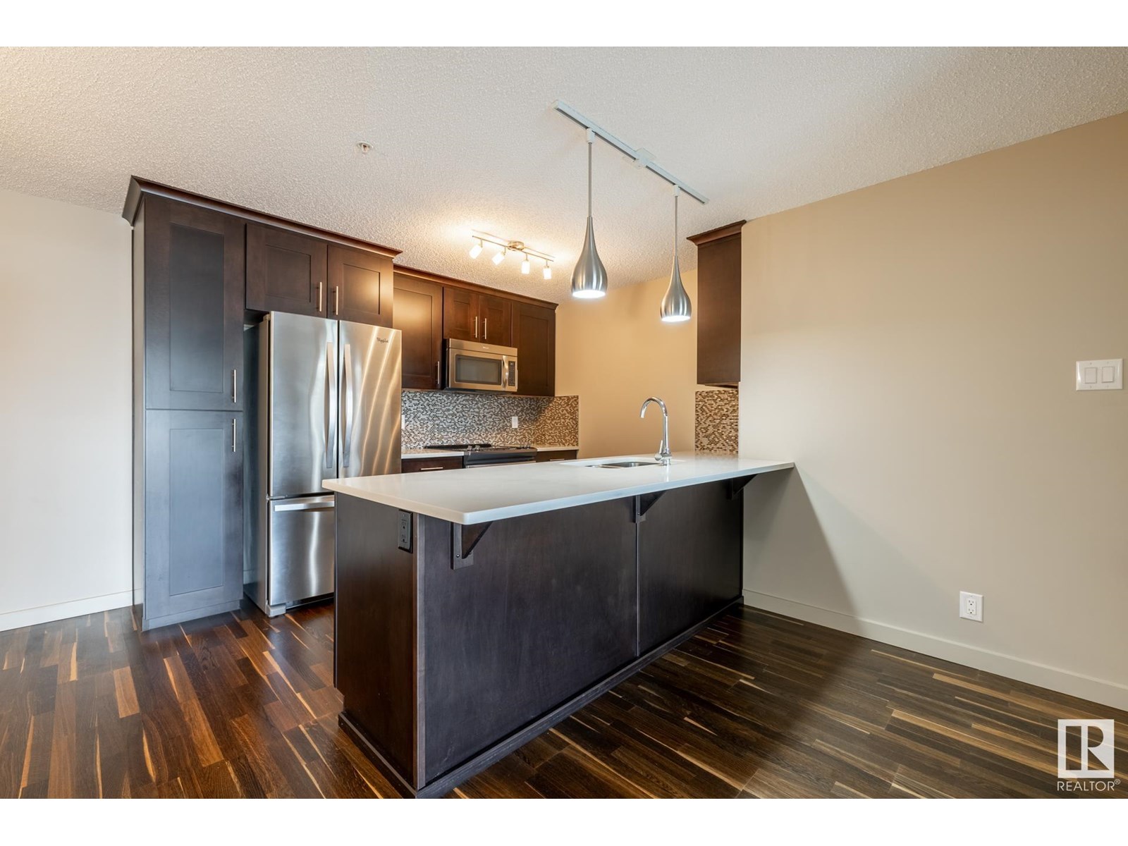 Property at #116 4008 SAVARYN DR SW image 4