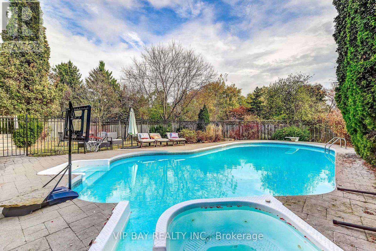 40 Dawnridge Trail, Brampton, Ontario  L6Z 2A1 - Photo 34 - W12284625