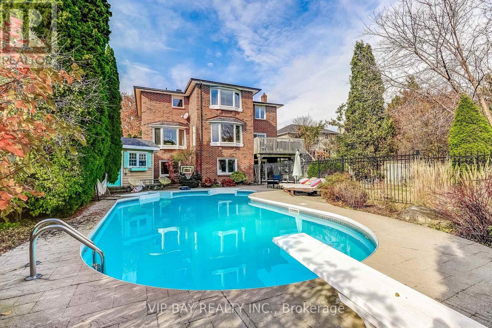 40 Dawnridge Trail, Brampton, Ontario  L6Z 2A1 - Photo 35 - W12284625