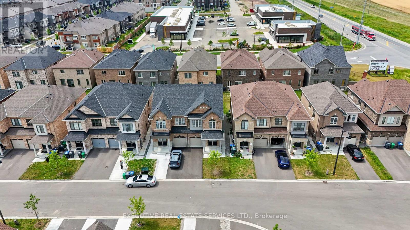 36 Truffle Court, Brampton (Northwest Brampton), Ontario  L7A 5A6 - Photo 5 - W12284627