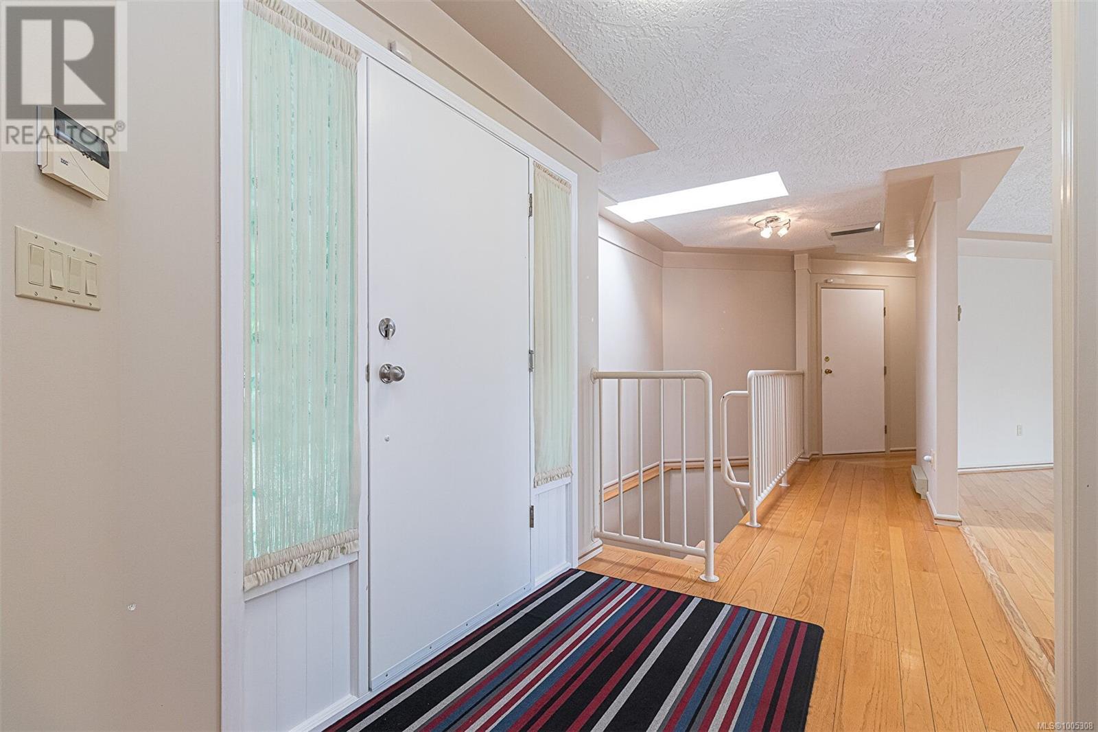 Property at 4569 Boulderwood Dr image 3