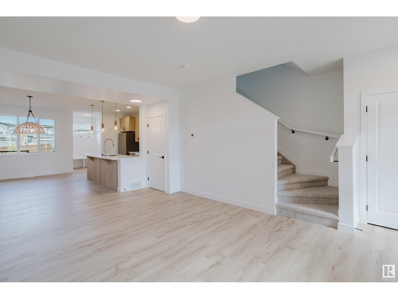 Property at 1333 Keswick DR SW image 4