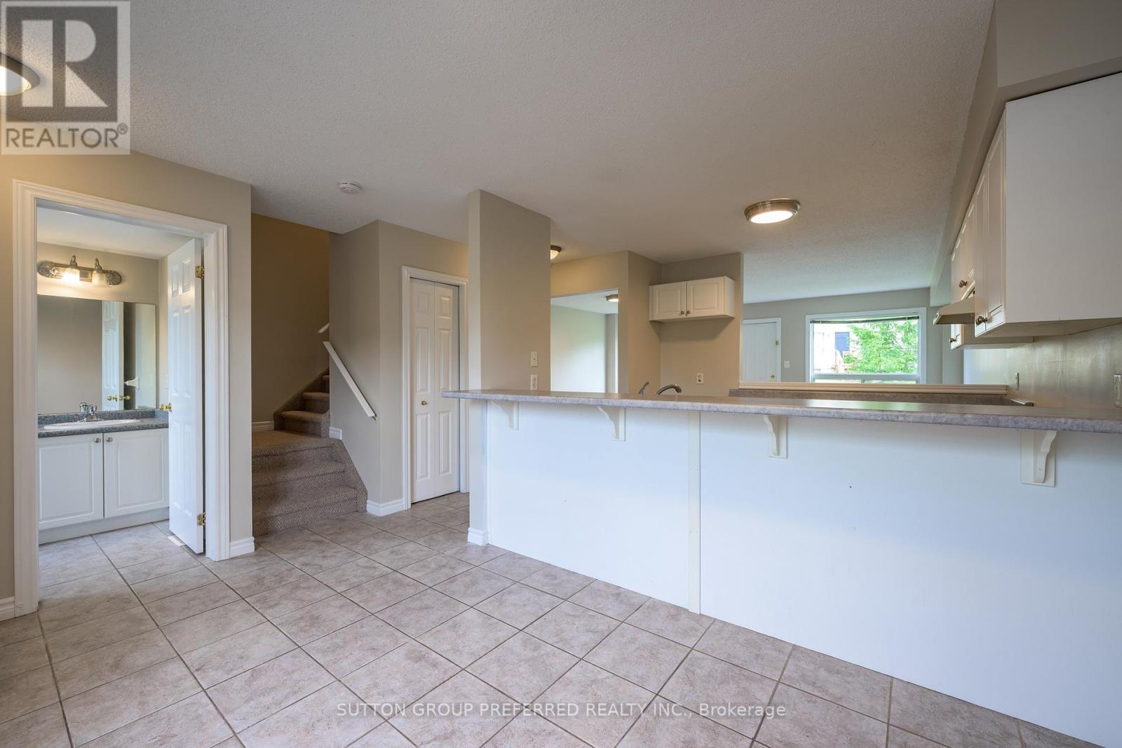 Property at 29 - 600 SARNIA ROAD image 3