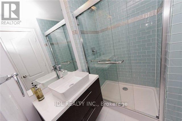 22 Hillholm Boulevard, Richmond Hill (Bayview Hill), Ontario  L4B 2J3 - Photo 18 - N12266455