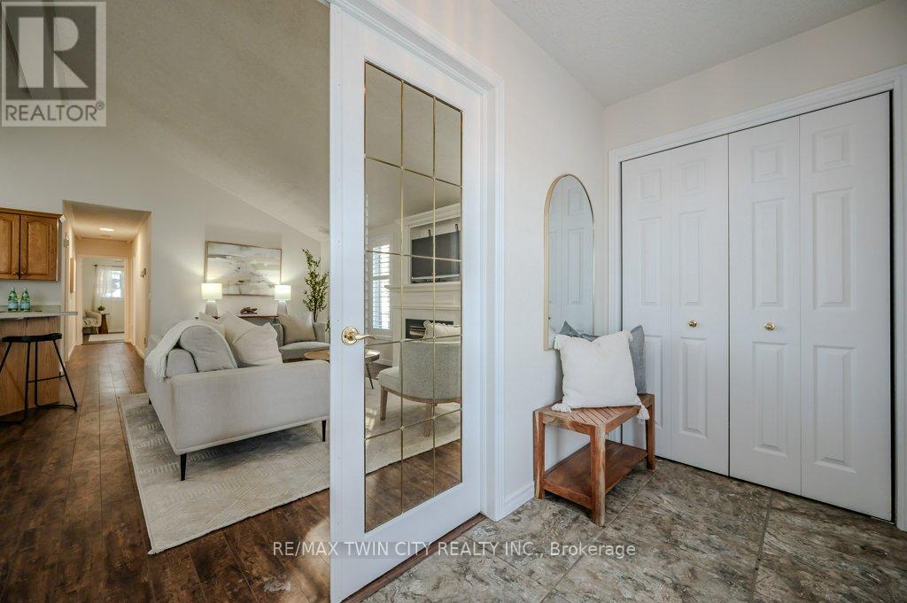 Property at 185 WESLEY CRESCENT image 3
