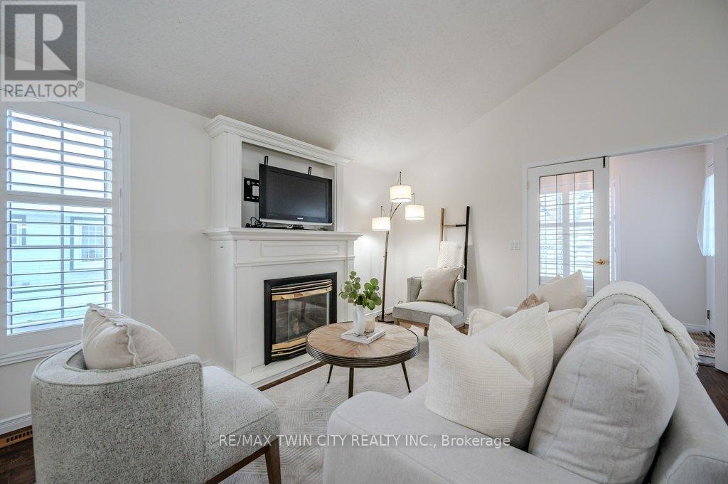 Property at 185 WESLEY CRESCENT image 4