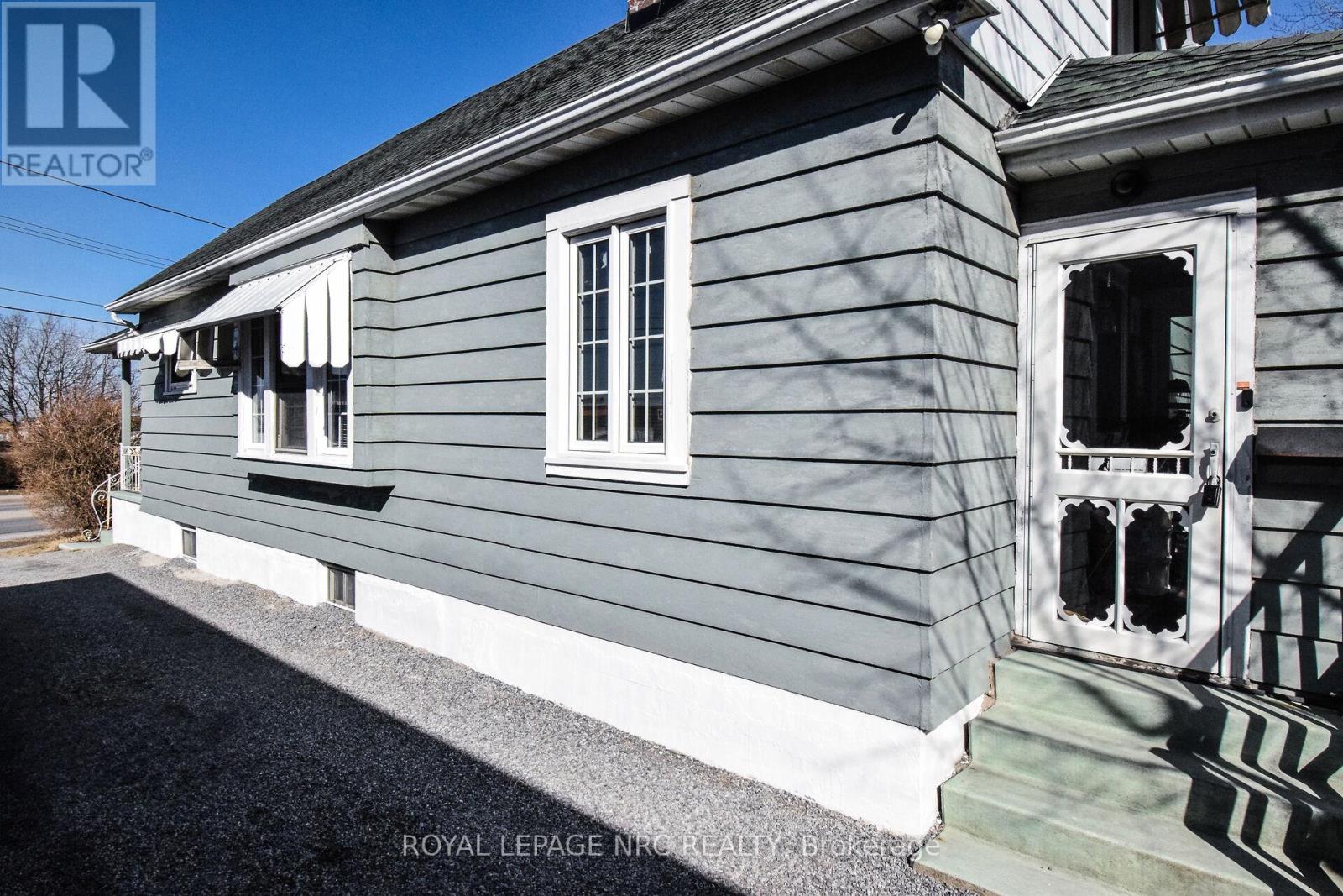 Property at 110 EASTCHESTER AVENUE image 4