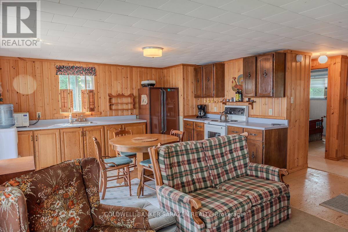 351 Leavoy Lane, Horton, Ontario  K7V 3Z8 - Photo 16 - X12284747