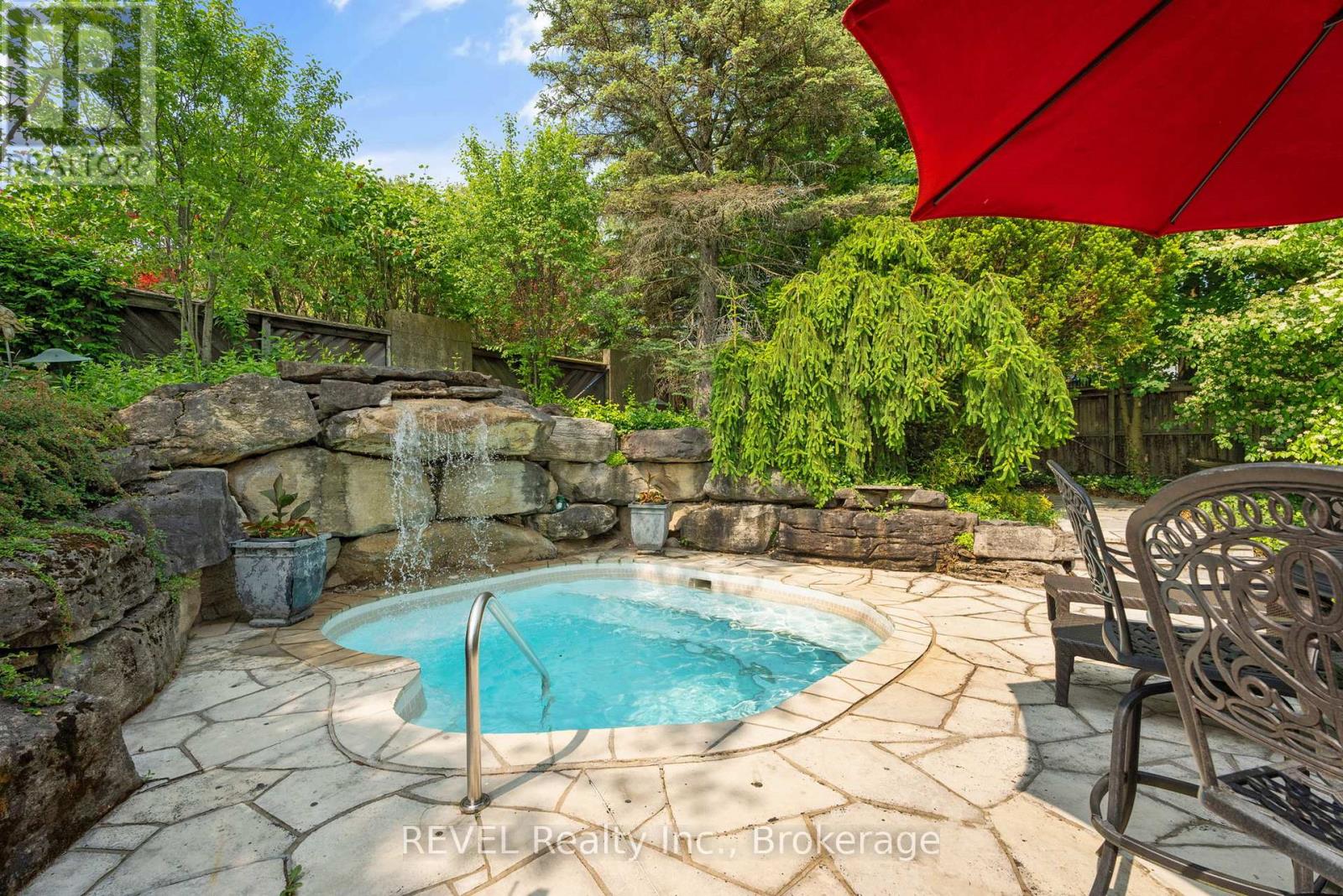 2721 Decew Road, St. Catharines (Rykert/vansickle), Ontario  L2R 6P7 - Photo 10 - X12266766