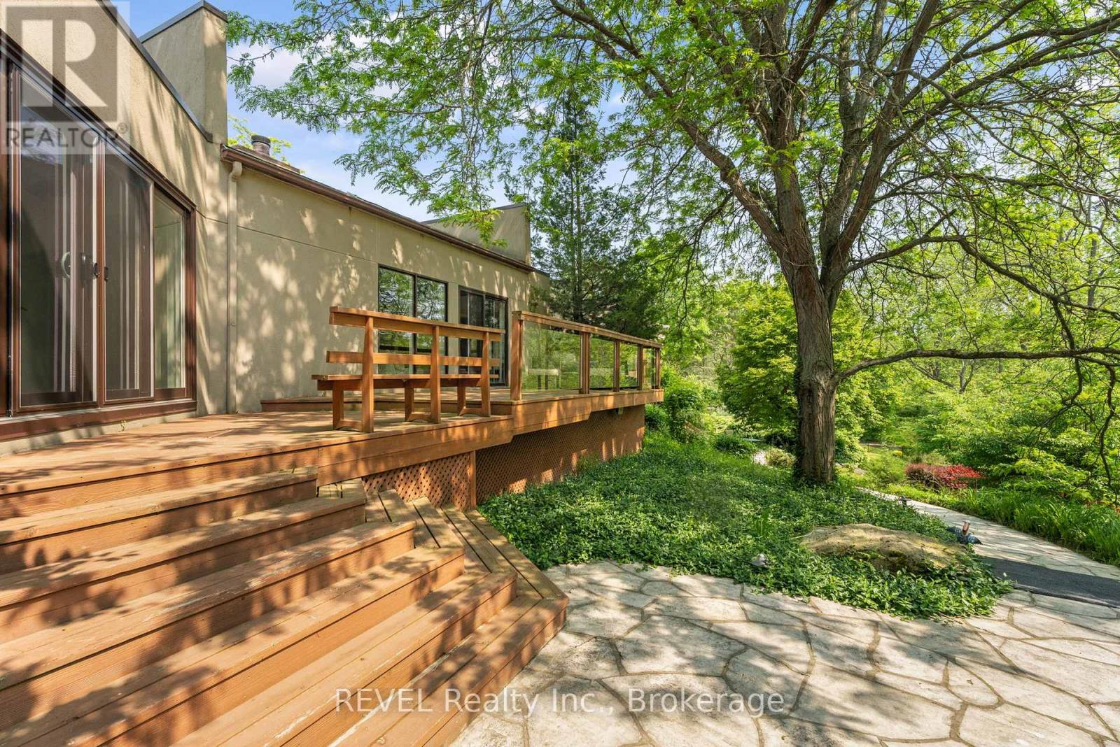 2721 Decew Road, St. Catharines (Rykert/vansickle), Ontario  L2R 6P7 - Photo 4 - X12266766