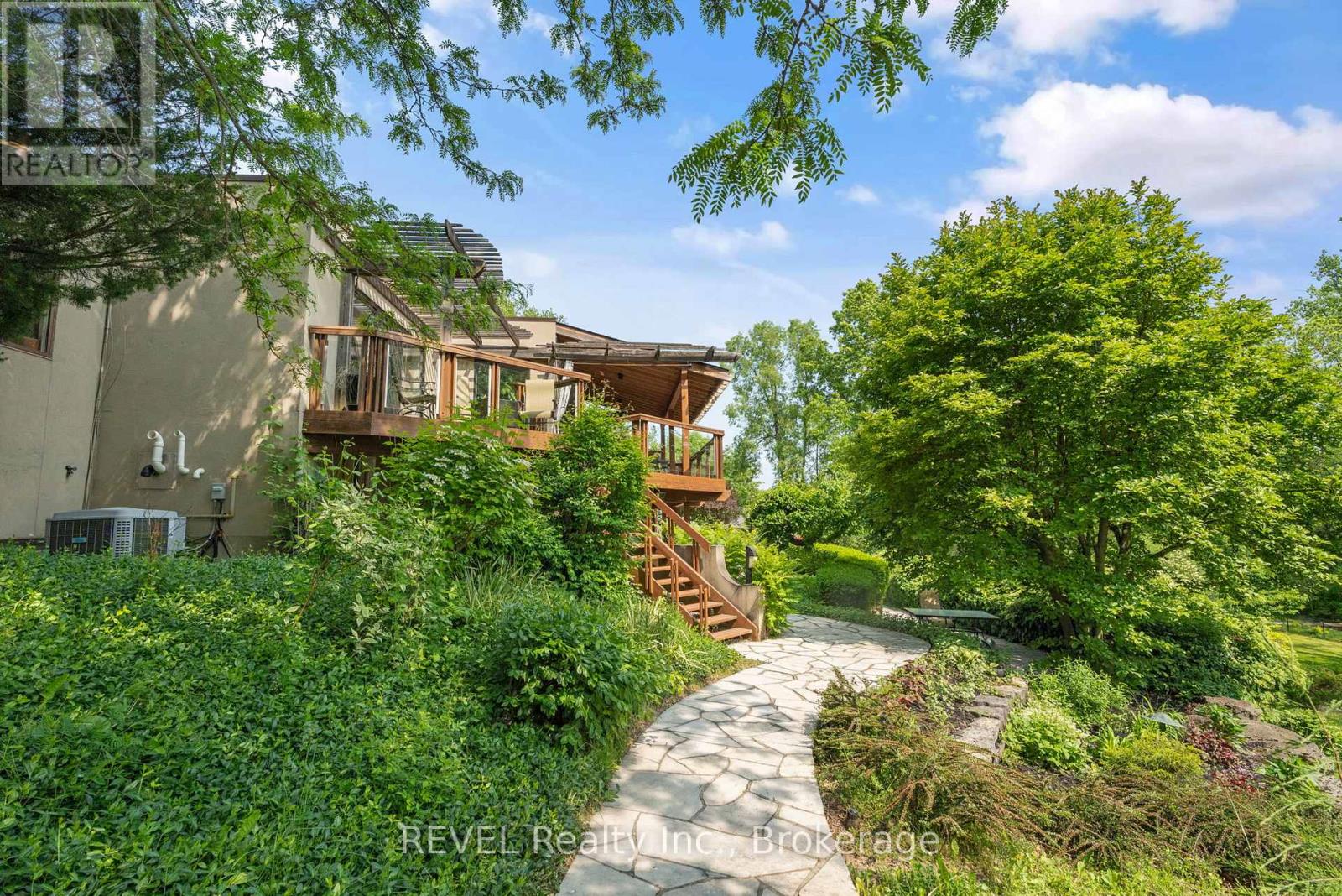 2721 Decew Road, St. Catharines (Rykert/vansickle), Ontario  L2R 6P7 - Photo 6 - X12266766