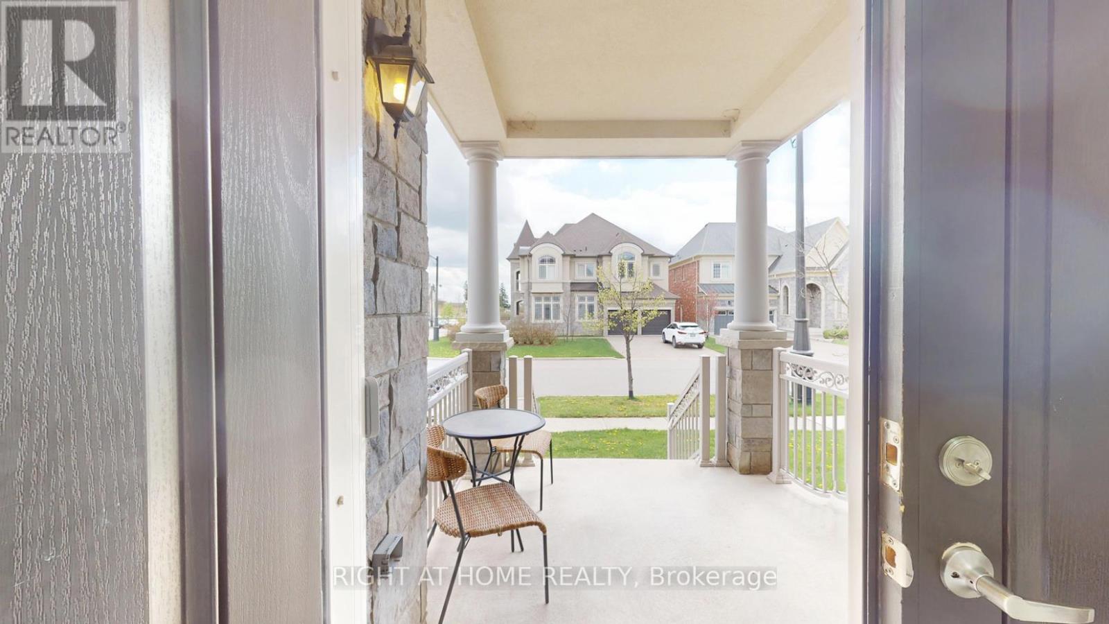 60 Chesney Crescent, Vaughan, Ontario  L4H 4A5 - Photo 7 - N12284698