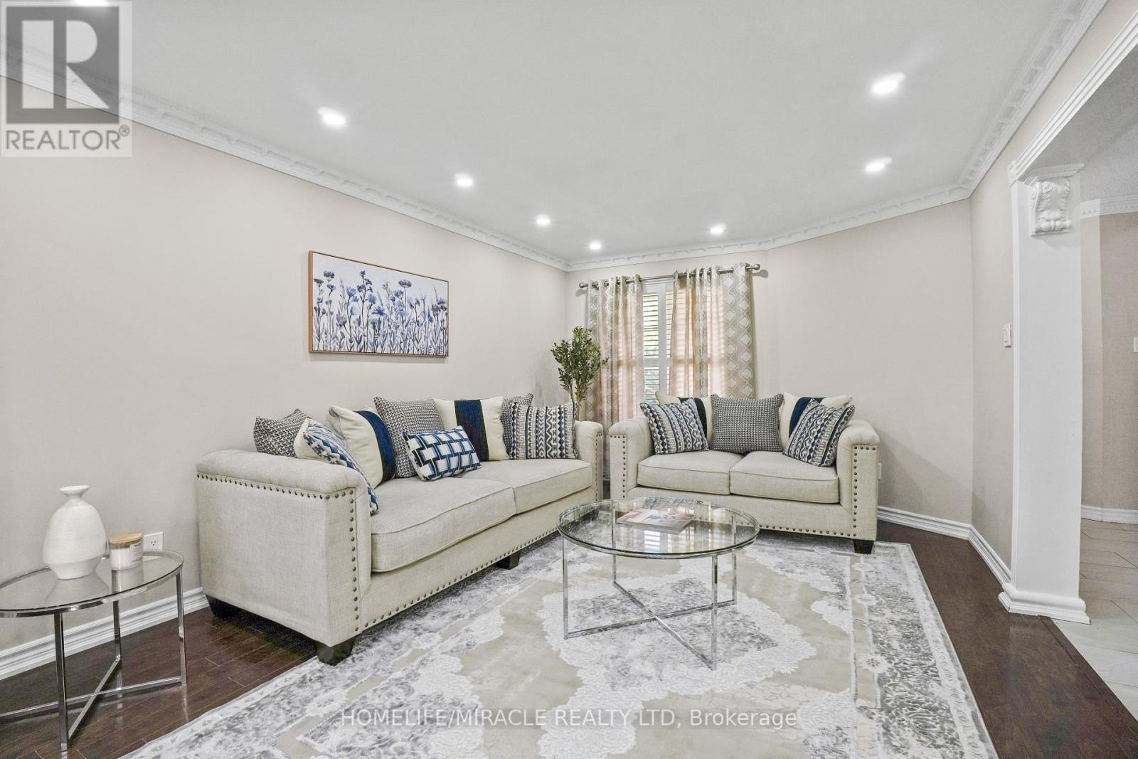 Property at 47 CINRICKBAR DRIVE image 5