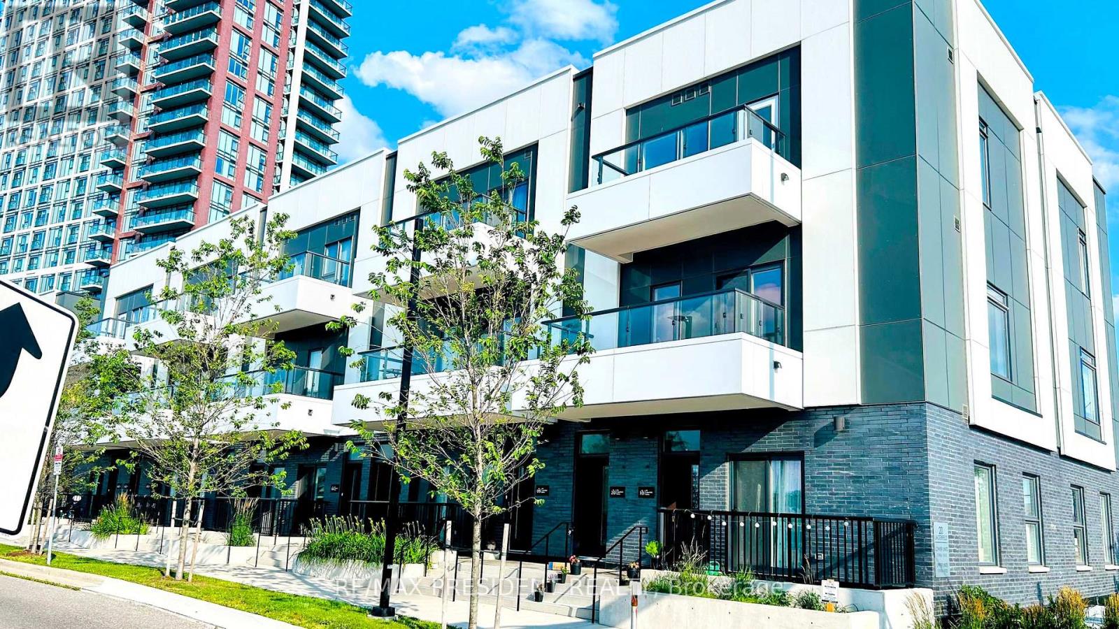 Property at 9 - 20 LAGERFELD DRIVE image 1