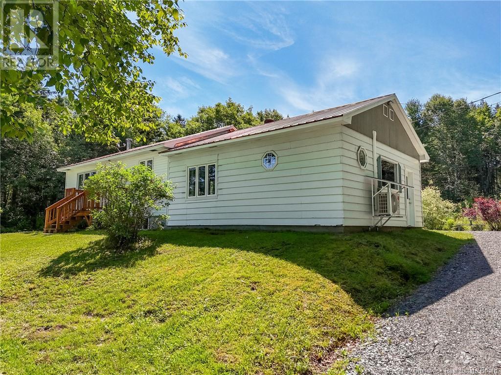 6772 Route 8, Ludlow, New Brunswick  E9C 2H6 - Photo 3 - NB122097
