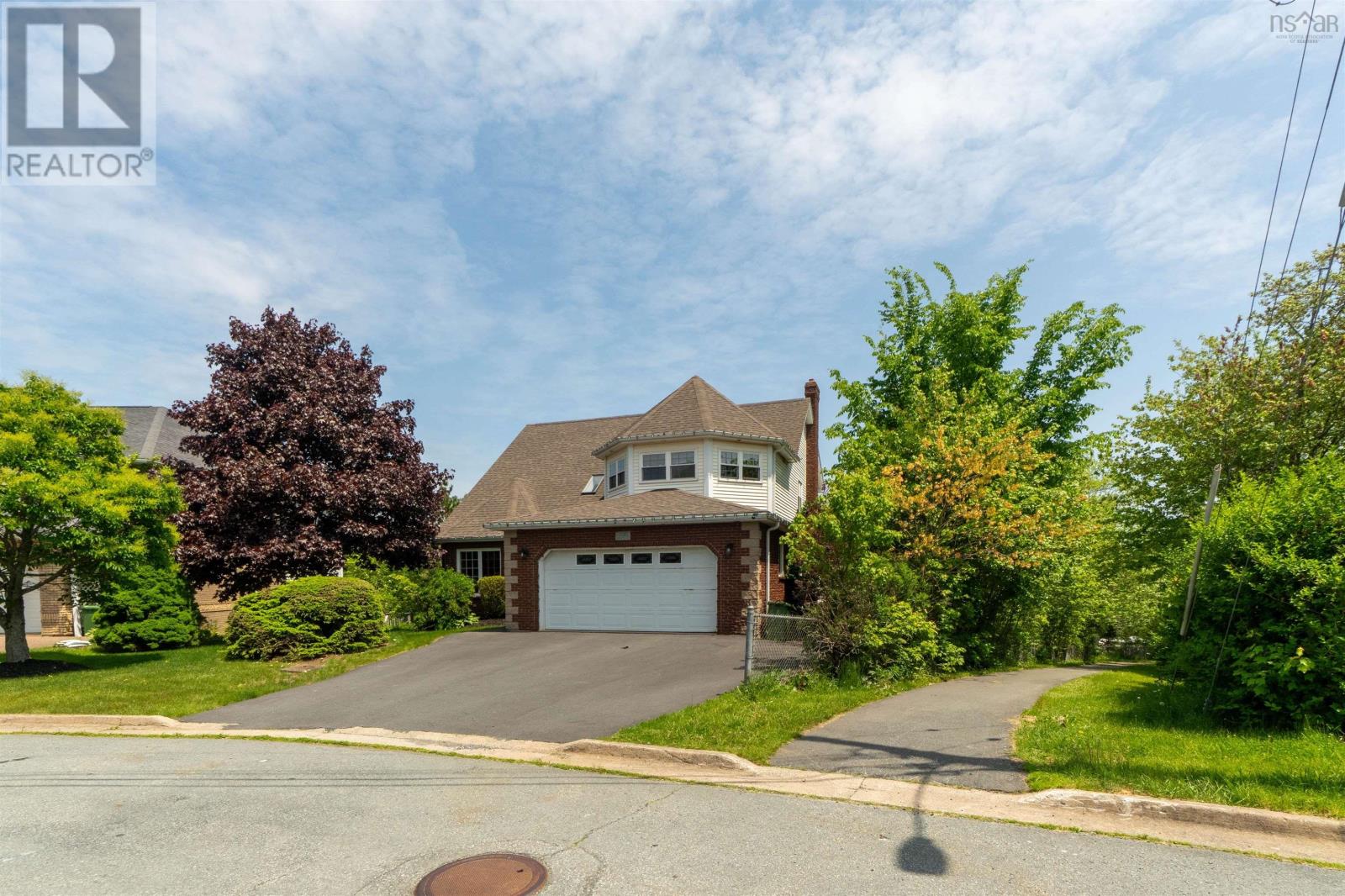 Property at 35 Castlewood Drive image 2