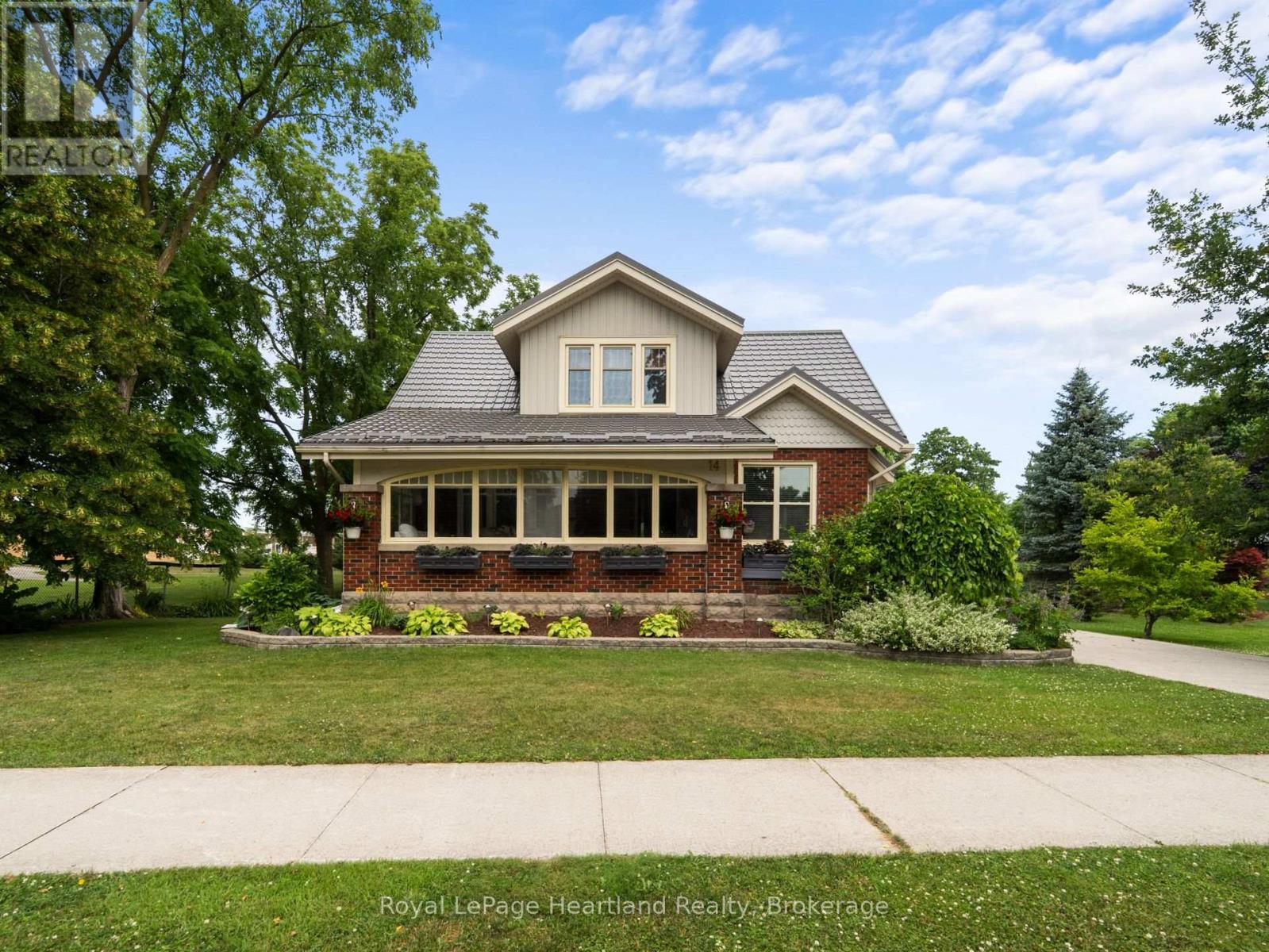 14 Centre Street, Bluewater, Ontario  N0M 2T0 - Photo 2 - X12284803