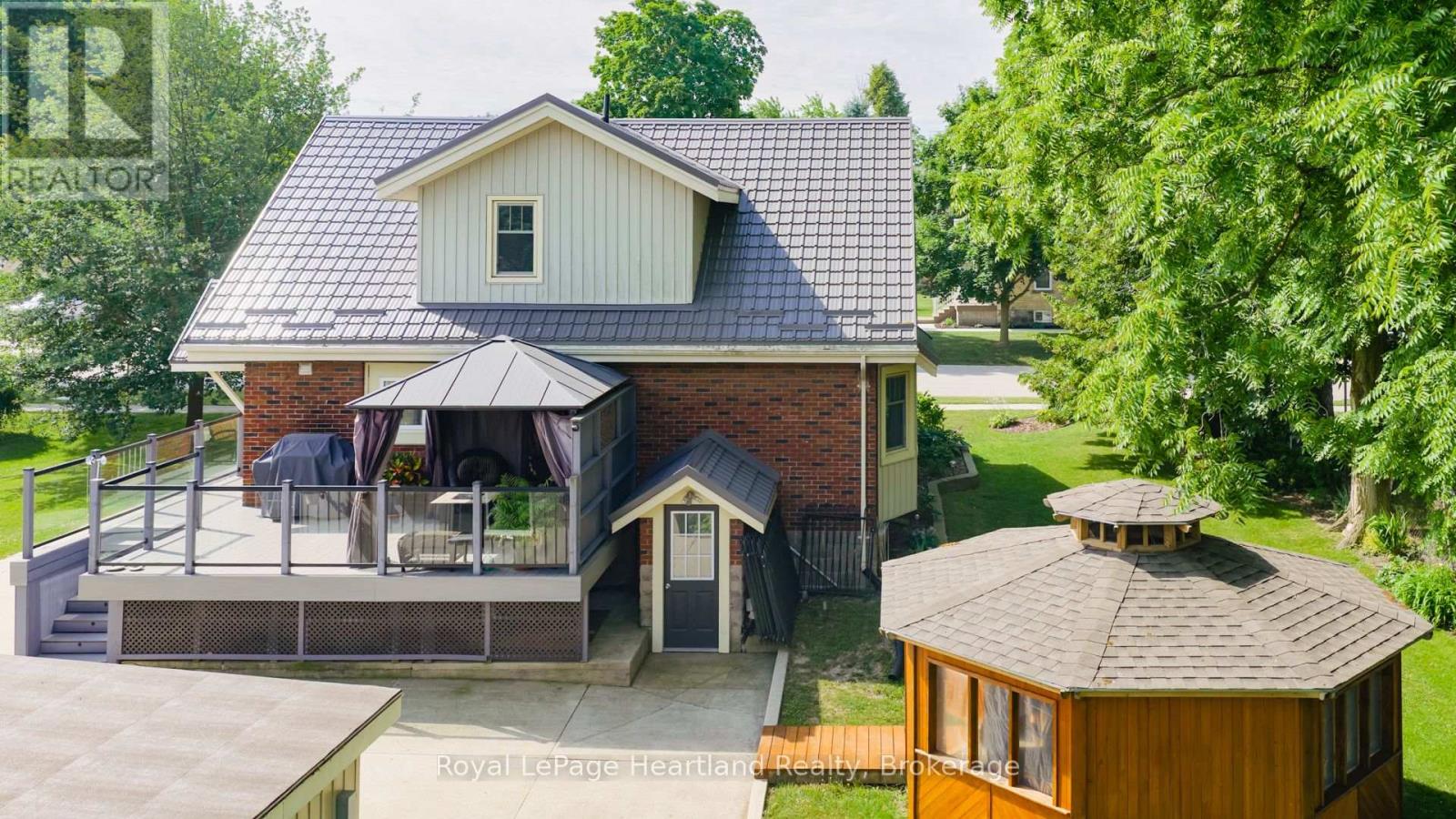 14 Centre Street, Bluewater, Ontario  N0M 2T0 - Photo 38 - X12284803