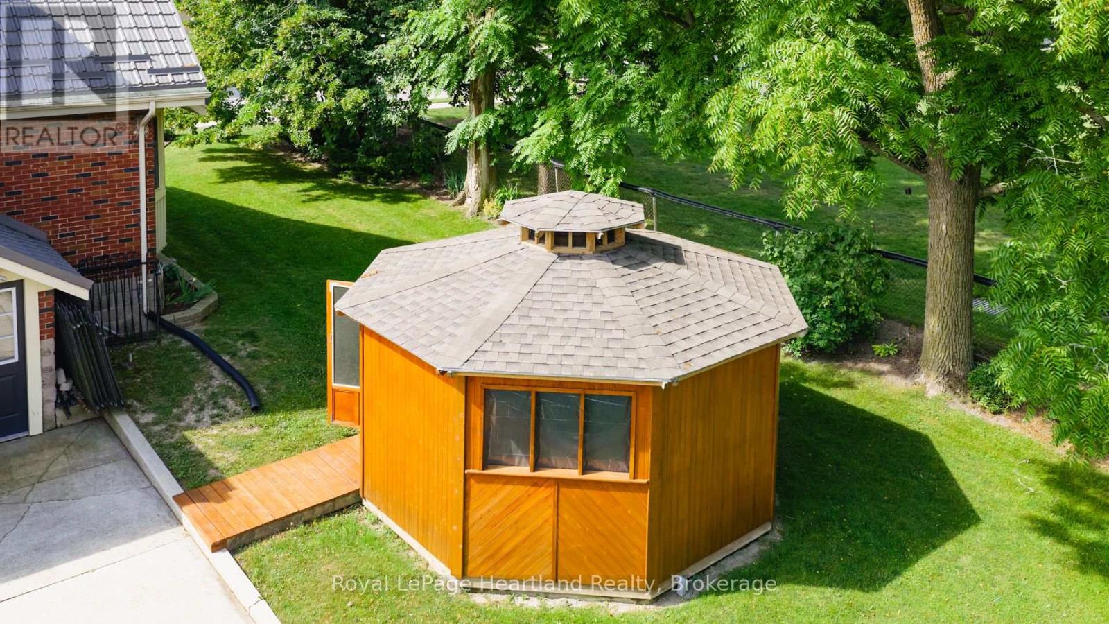 14 Centre Street, Bluewater, Ontario  N0M 2T0 - Photo 39 - X12284803
