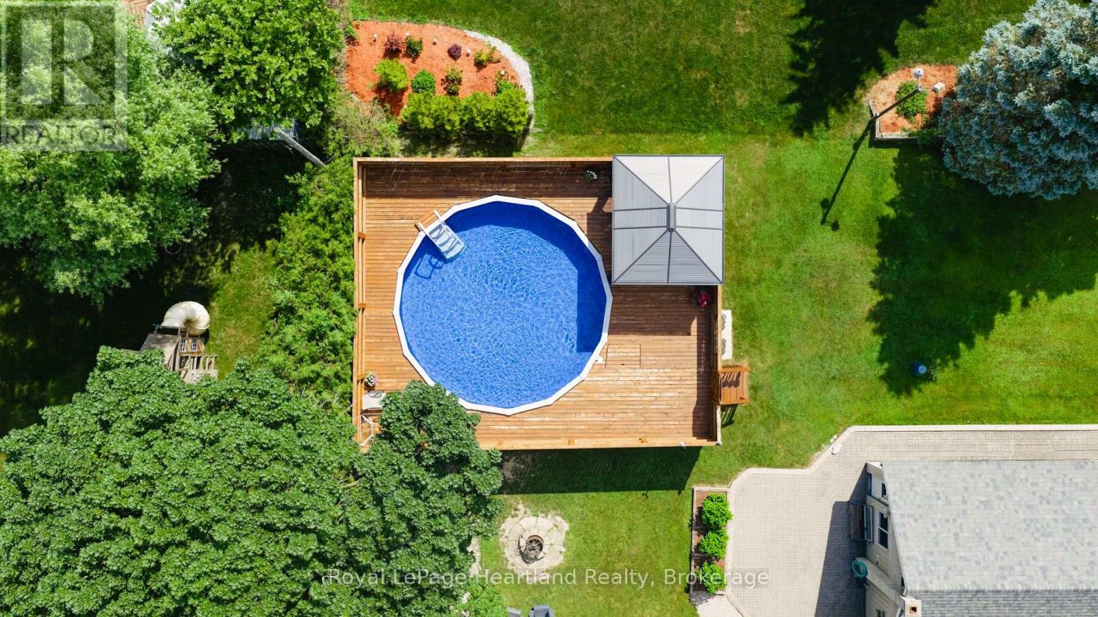 14 Centre Street, Bluewater, Ontario  N0M 2T0 - Photo 43 - X12284803