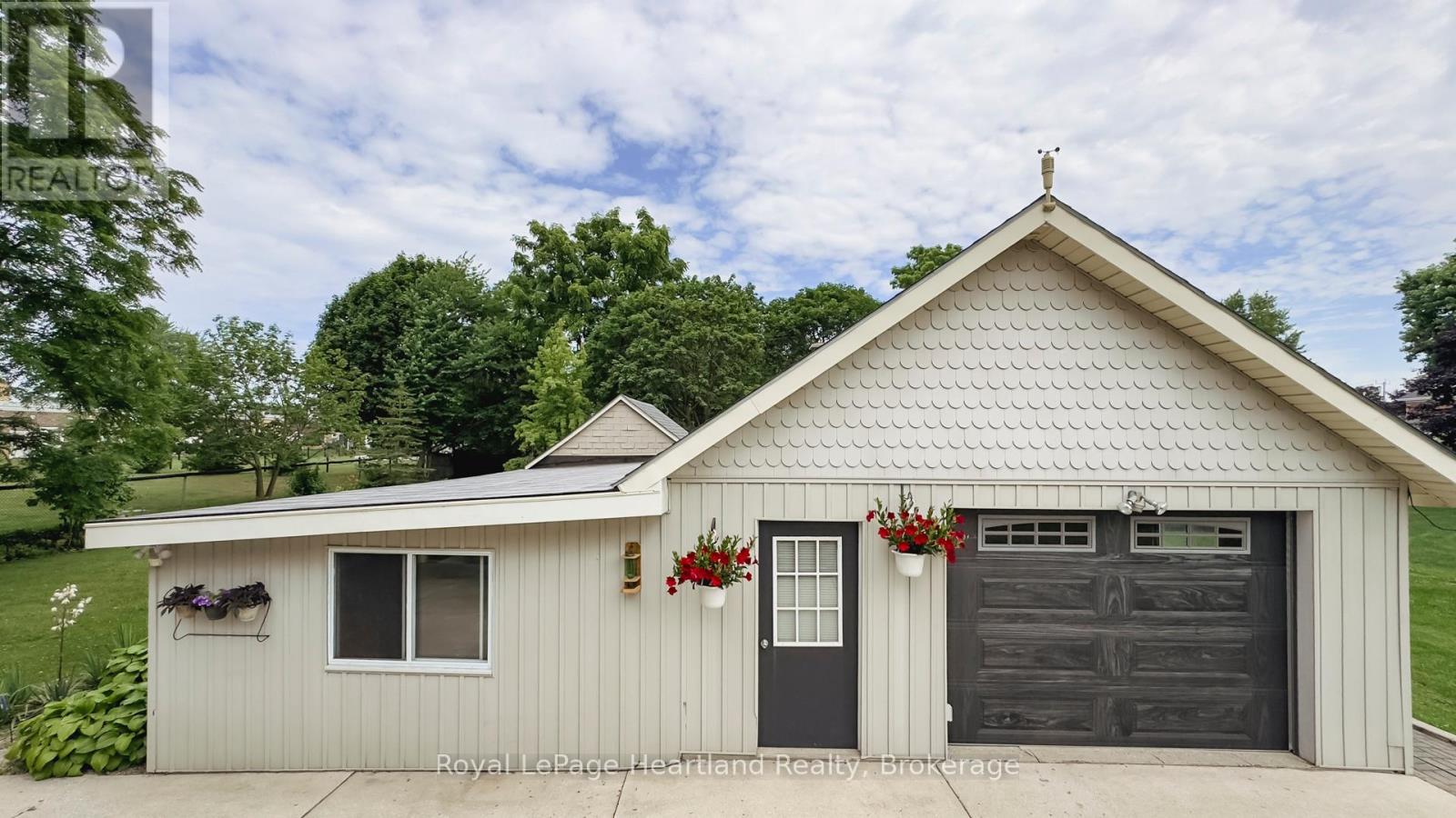 14 Centre Street, Bluewater, Ontario  N0M 2T0 - Photo 45 - X12284803