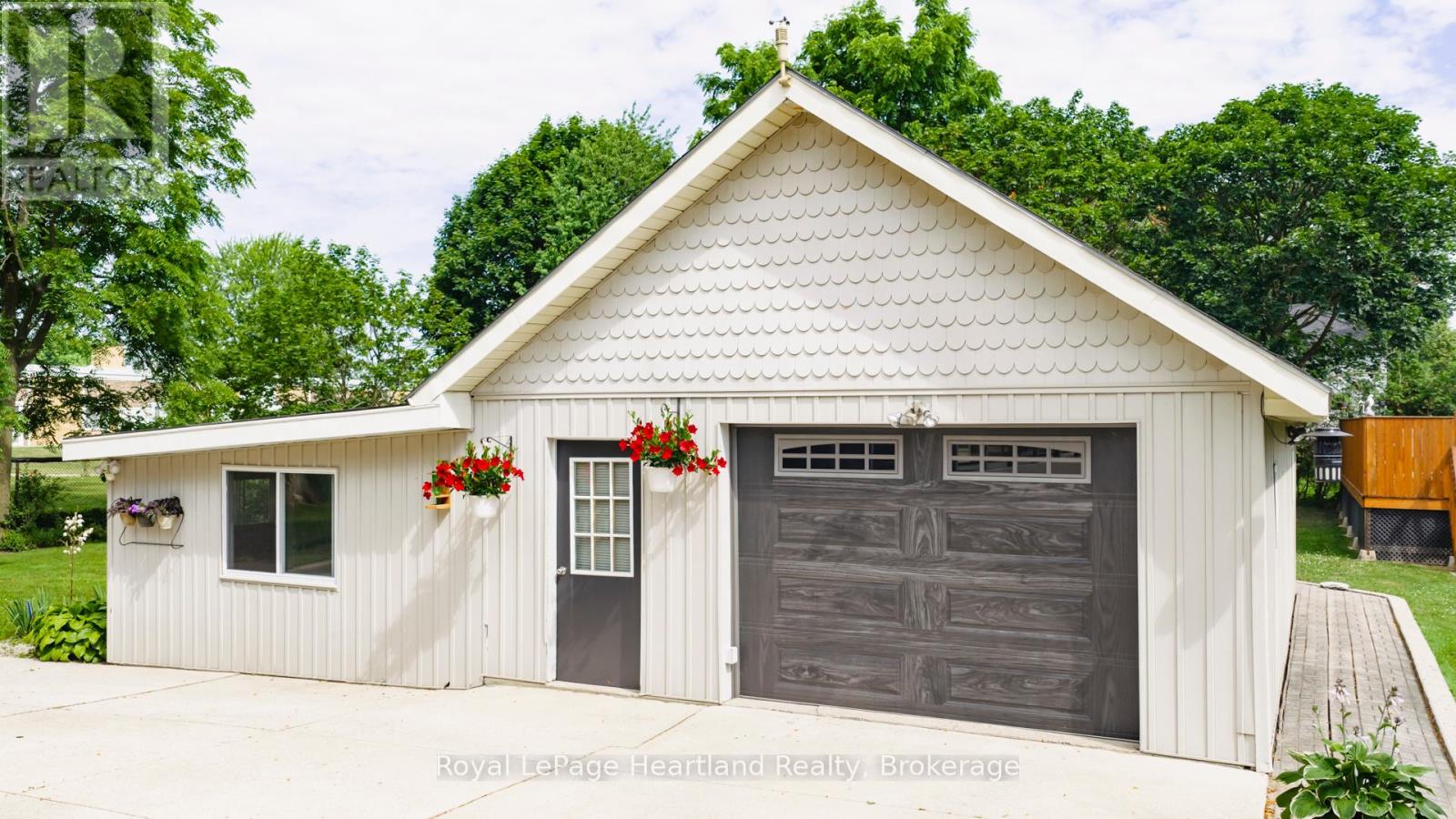 14 Centre Street, Bluewater, Ontario  N0M 2T0 - Photo 46 - X12284803