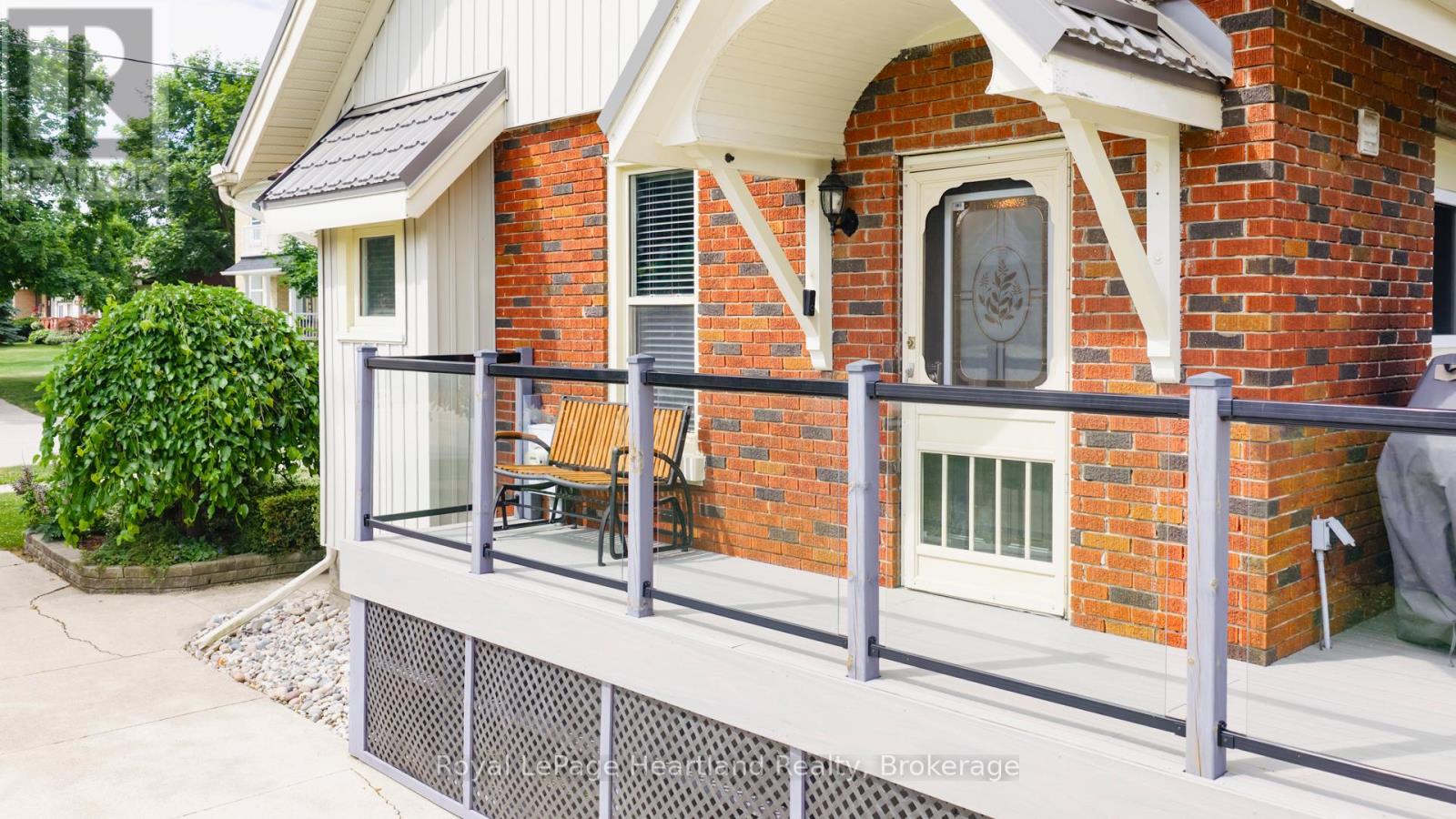 14 Centre Street, Bluewater, Ontario  N0M 2T0 - Photo 5 - X12284803