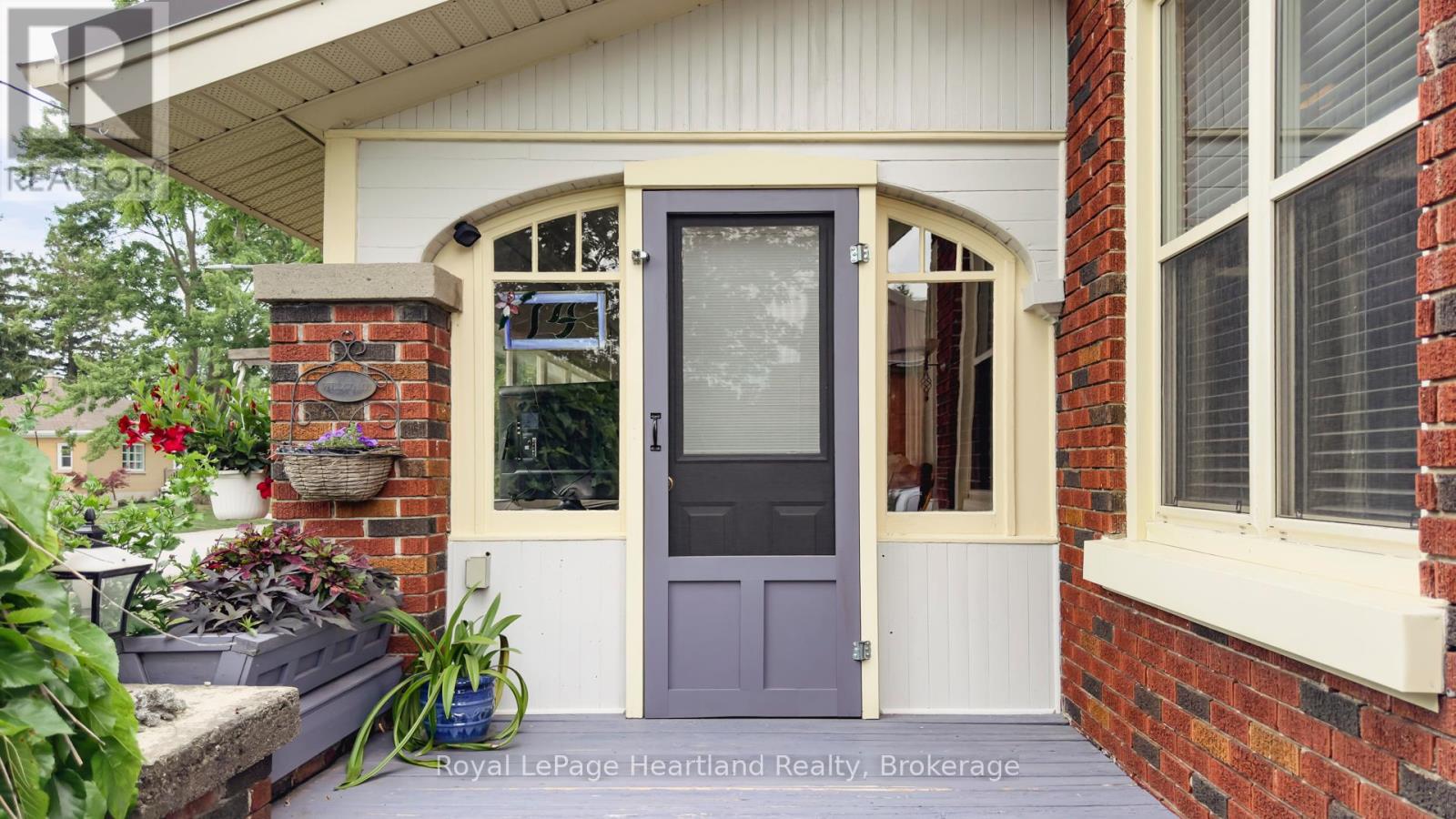 14 Centre Street, Bluewater, Ontario  N0M 2T0 - Photo 6 - X12284803