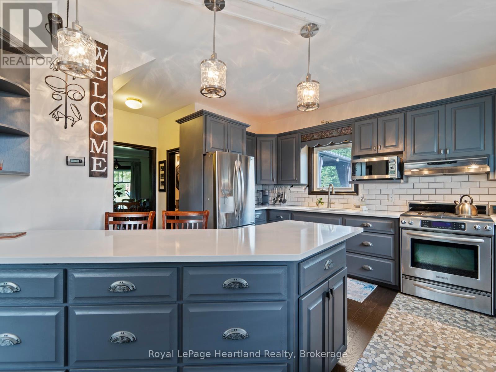14 Centre Street, Bluewater, Ontario  N0M 2T0 - Photo 7 - X12284803