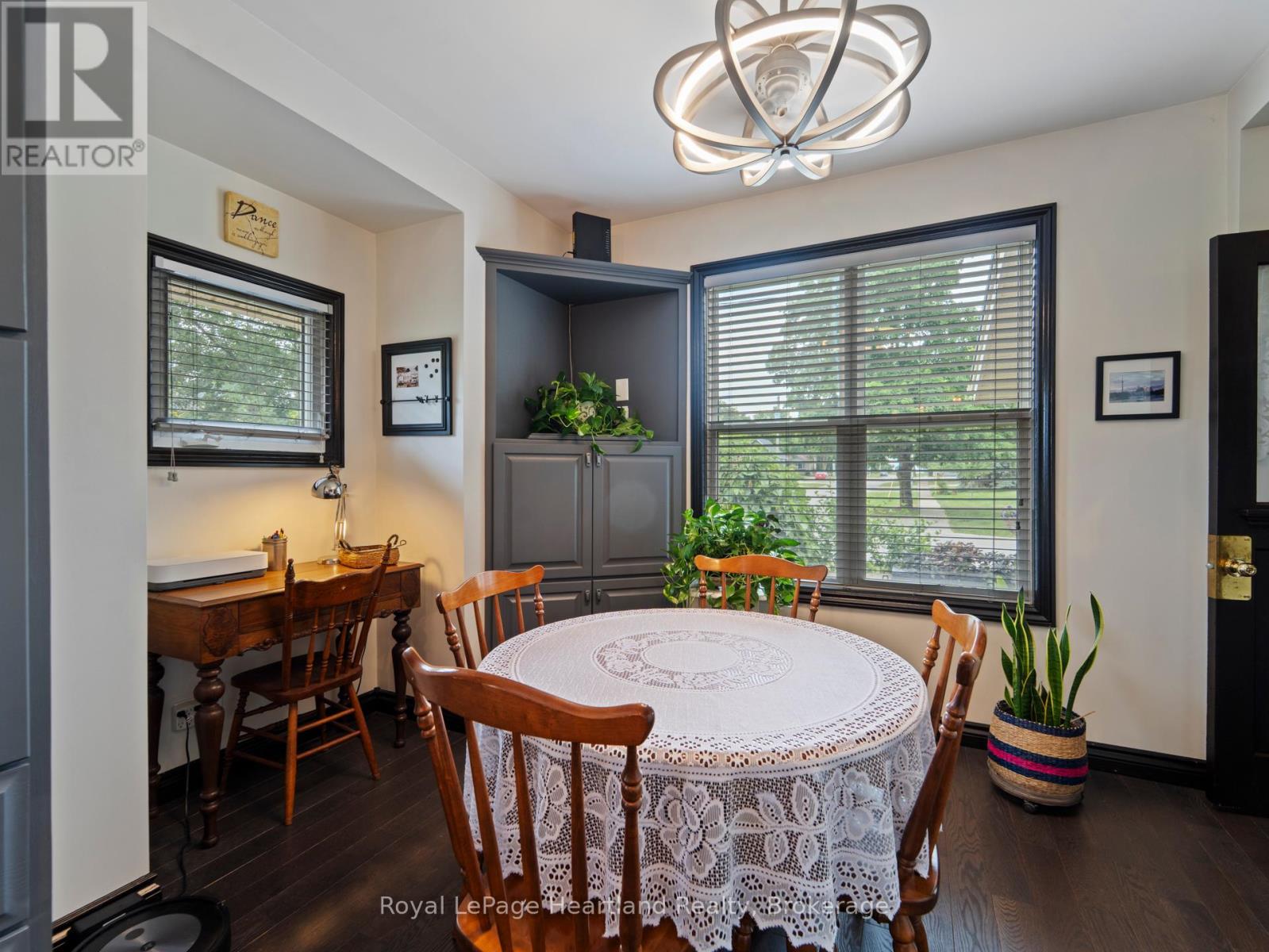 14 Centre Street, Bluewater, Ontario  N0M 2T0 - Photo 8 - X12284803
