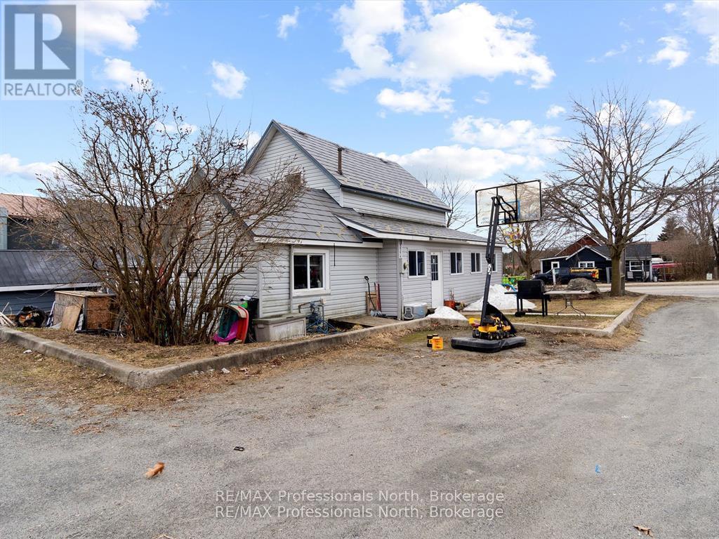 950 Muskoka Road S, Gravenhurst, Ontario  P1P 1K3 - Photo 17 - X12284812