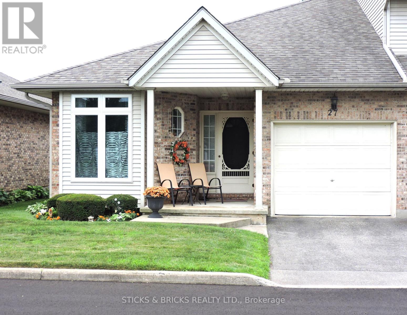 27 - 5070 Drummond Road, Niagara Falls, Ontario L2E 6E4 - Photo 1 - X12284807